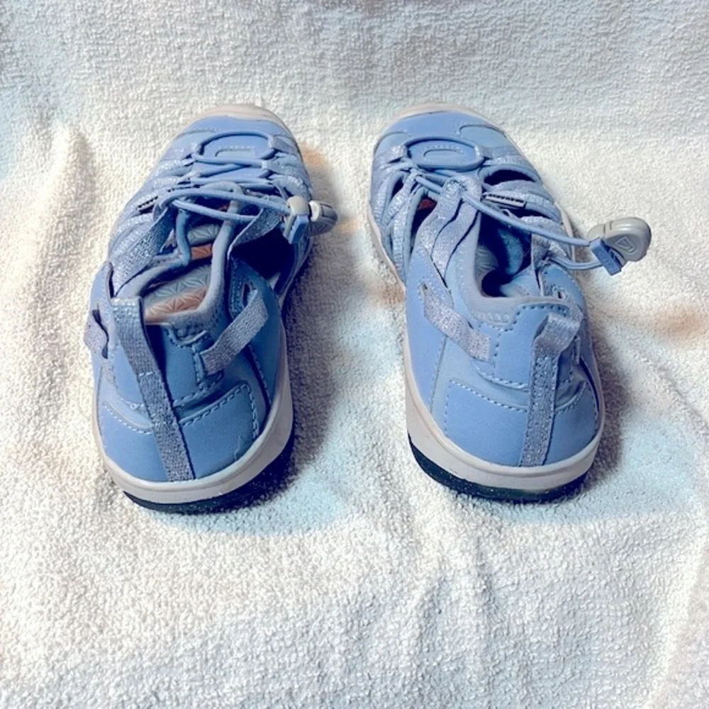 NWOT Keen girls Seacamp ll baby blue glitter sandals in size 3